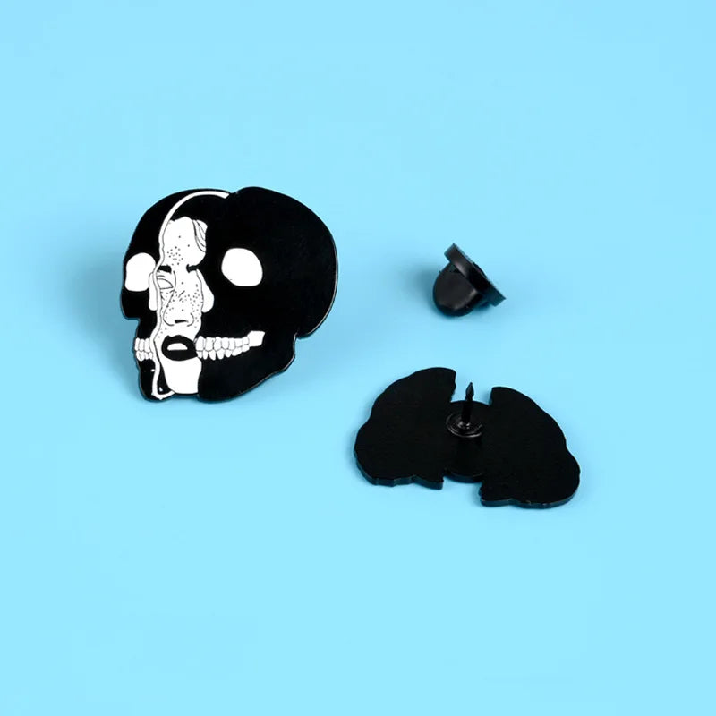 Pin Mujer & Calavera