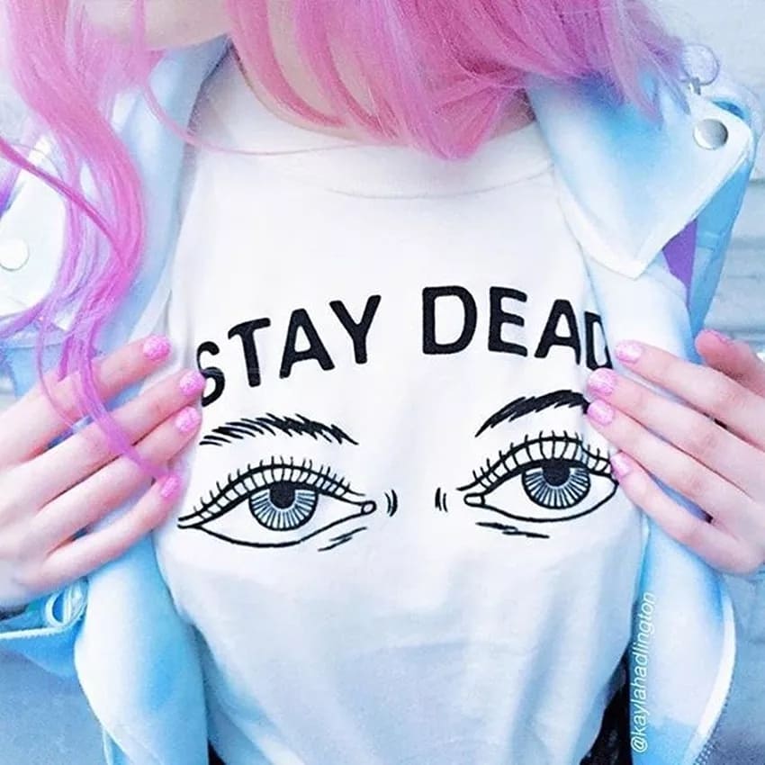 Polera Stay Dead