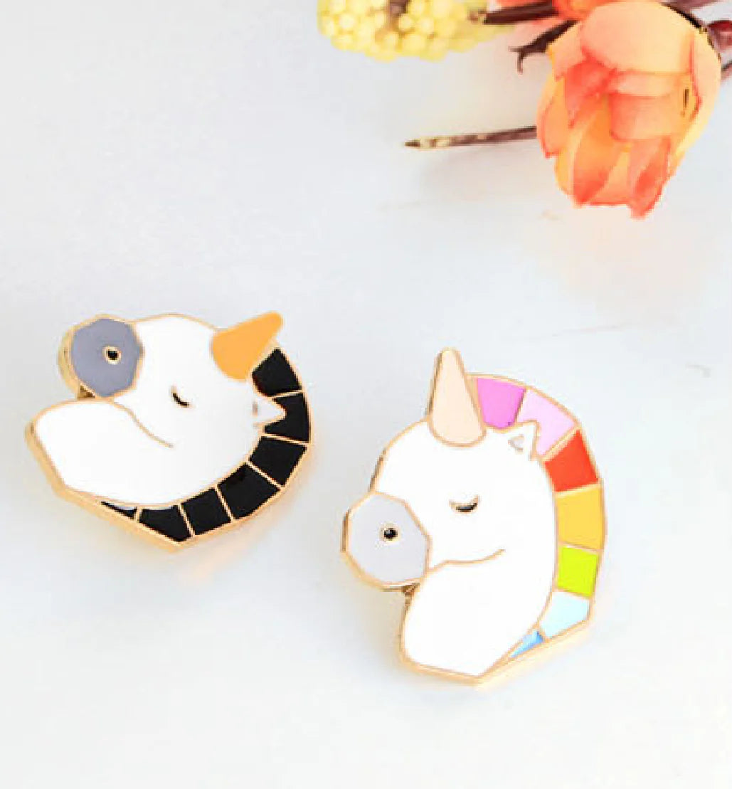 Pin Unicornio · Rainbow & Black
