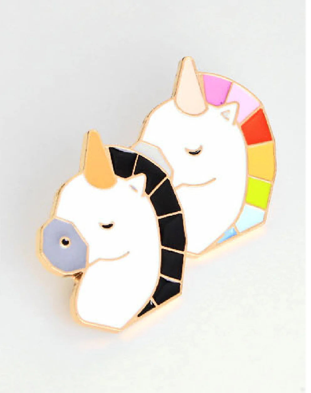 Pin Unicornio · Rainbow & Black
