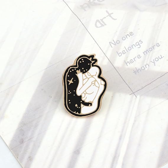 Pin Black & White & Dead