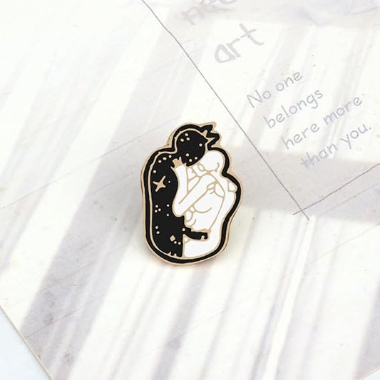 Pin Black & White & Dead