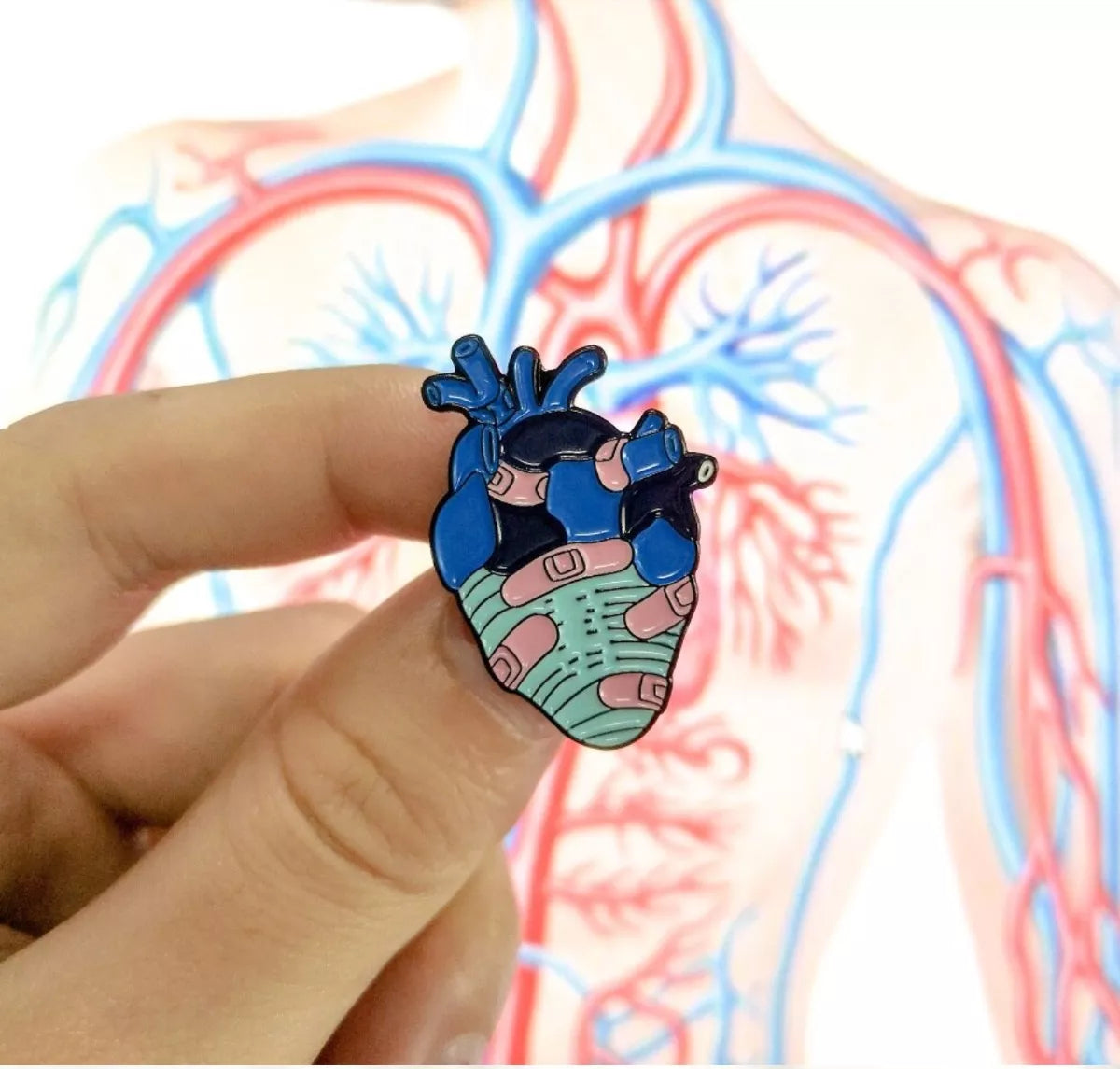 Pin Corazones
