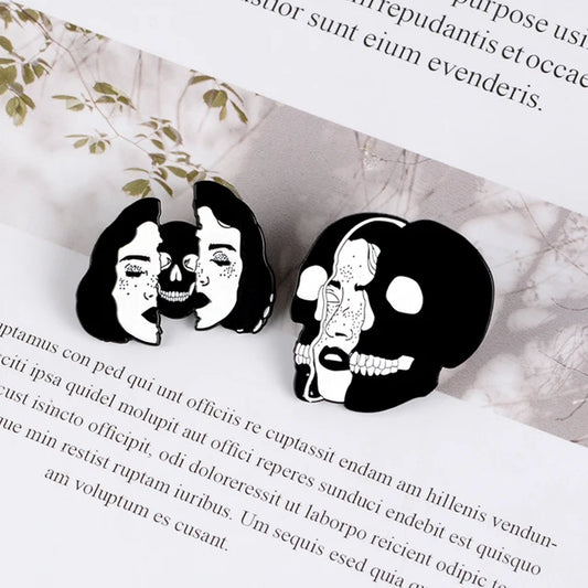 Pin Mujer & Calavera