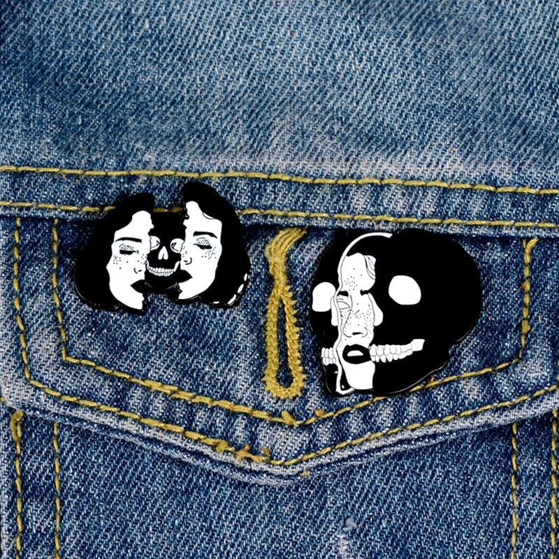 Pin Mujer & Calavera