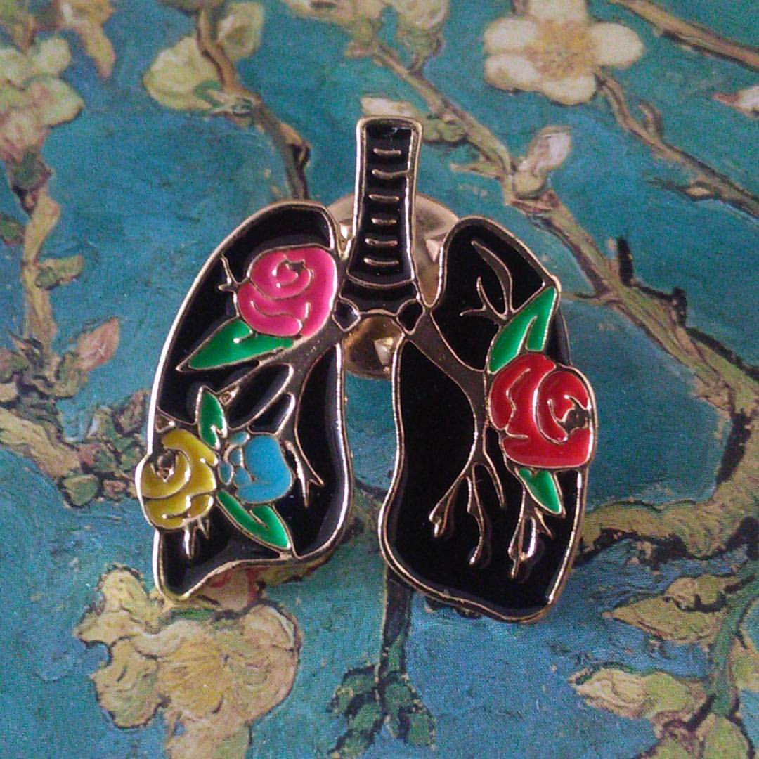 Pin Pulmones & Rosas