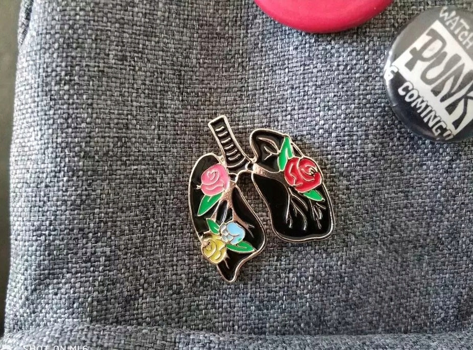 Pin Pulmones & Rosas