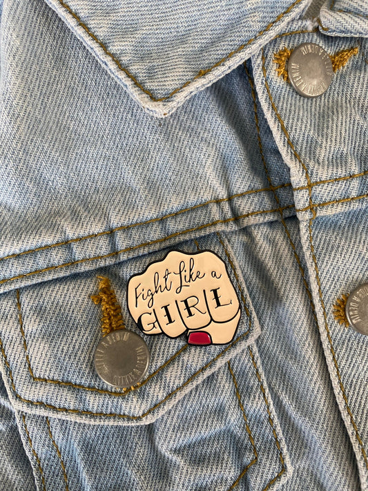 Pin Fight Like a Girl · Puño