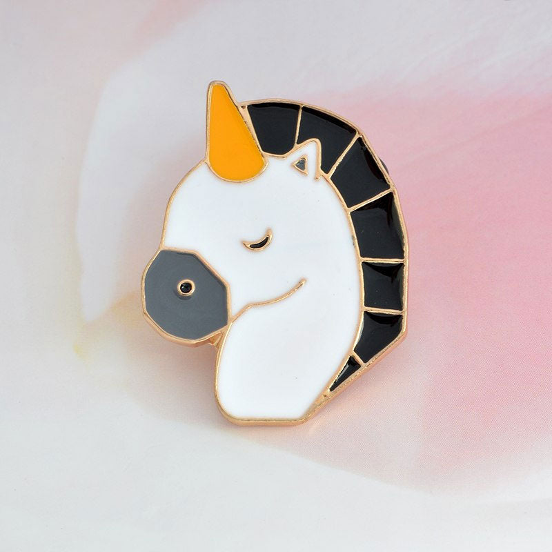 Pin Unicornio · Rainbow & Black